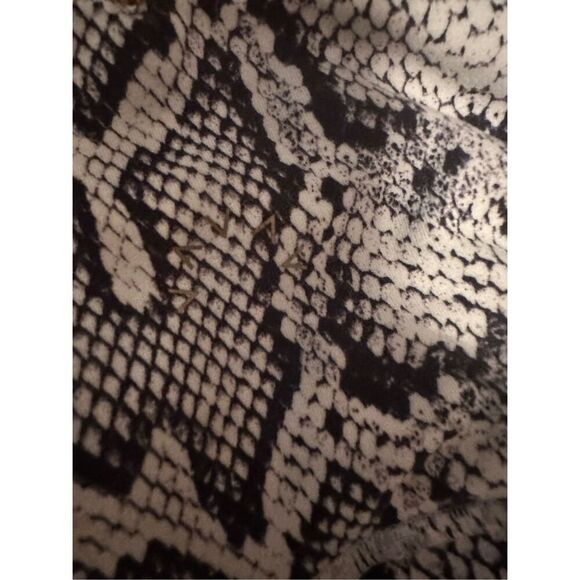 Varley cream black snake print High Rise Leggings Size Small - Picture 8 of 9
